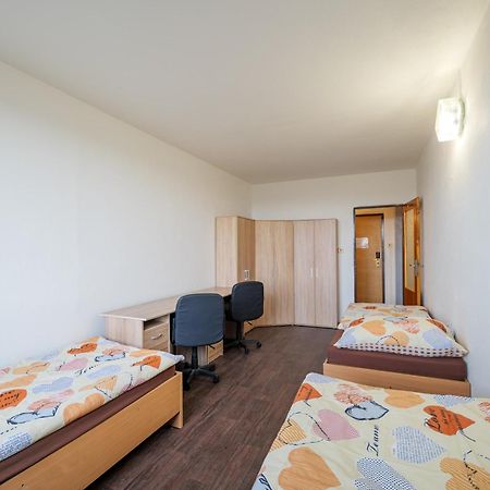 Hostel Tvm Tower Modrany Prag Exterior foto