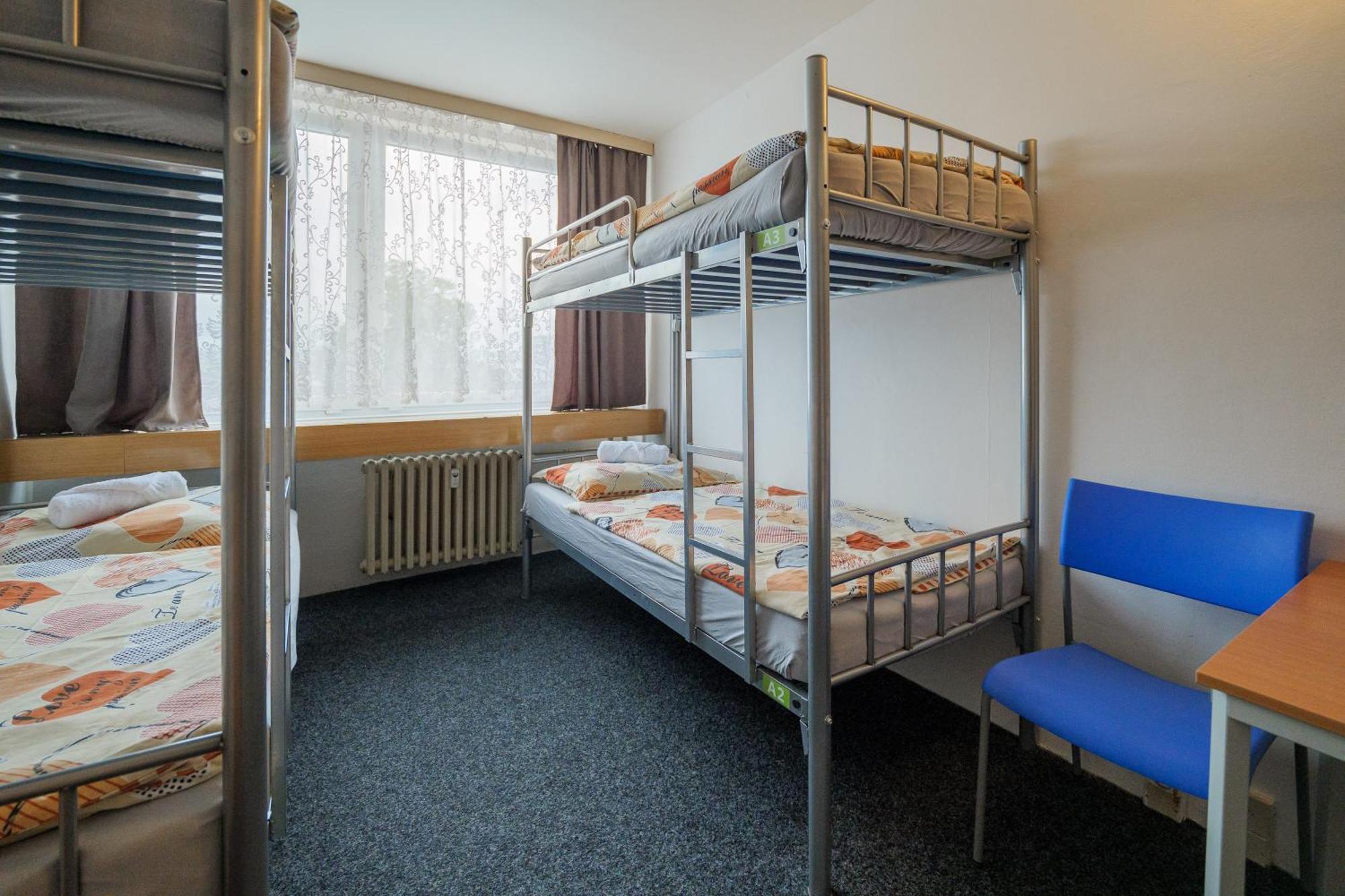 Hostel Tvm Tower Modrany Prag Exterior foto