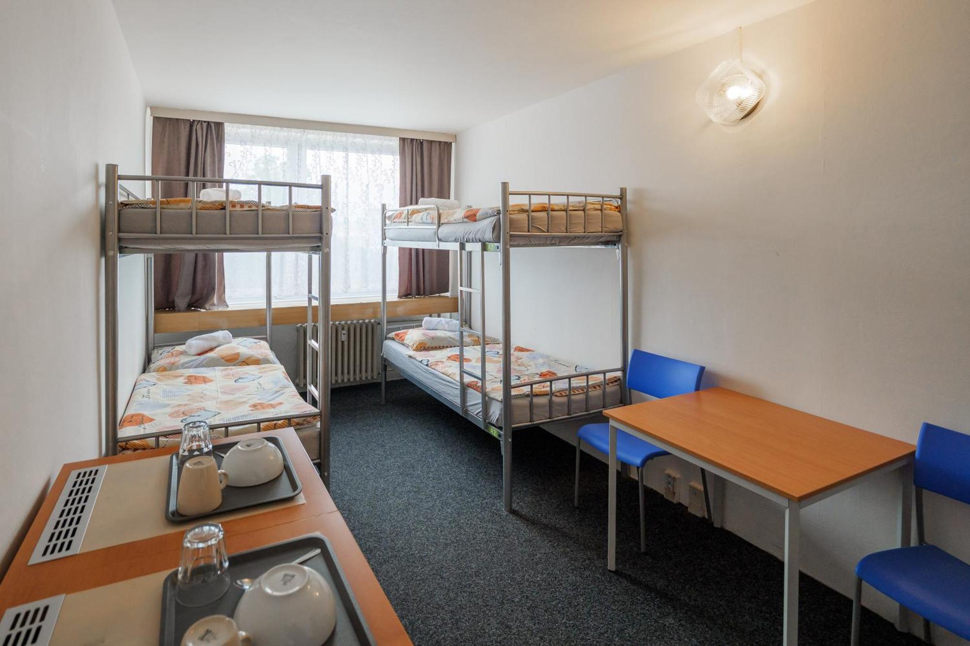 Hostel Tvm Tower Modrany Prag Exterior foto