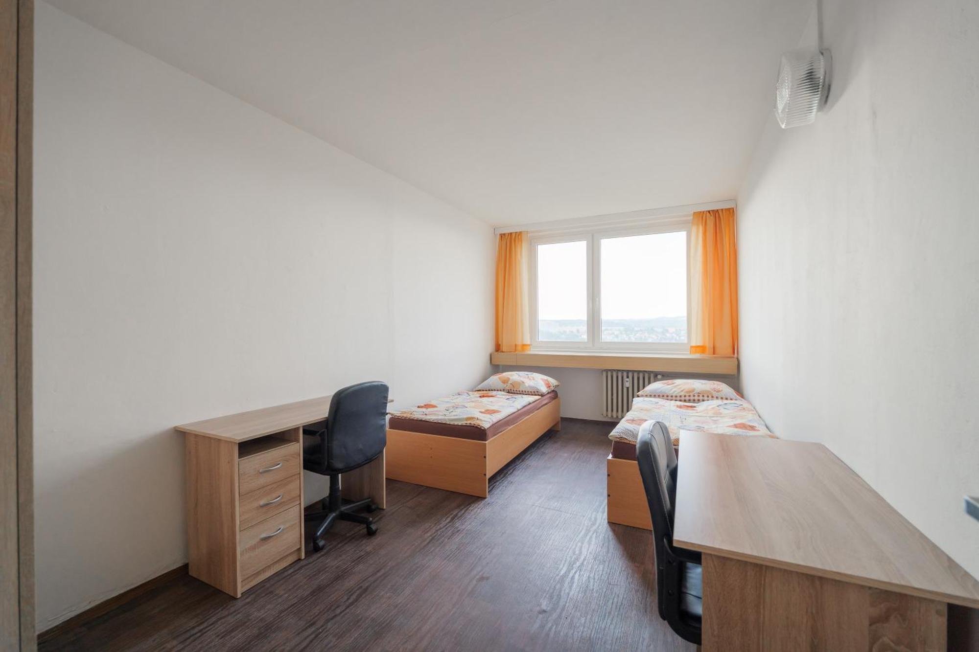 Hostel Tvm Tower Modrany Prag Exterior foto