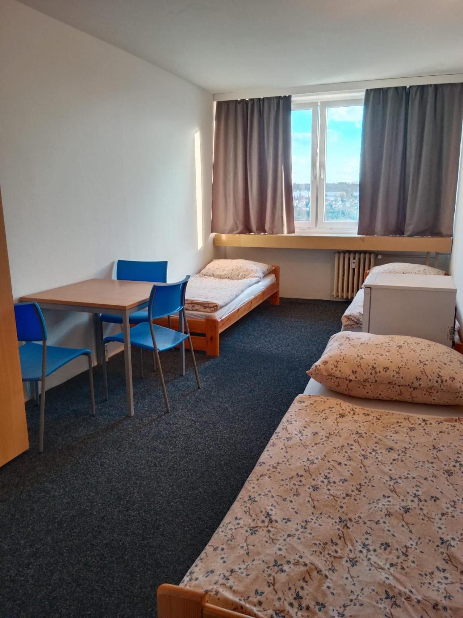 Hostel Tvm Tower Modrany Prag Exterior foto