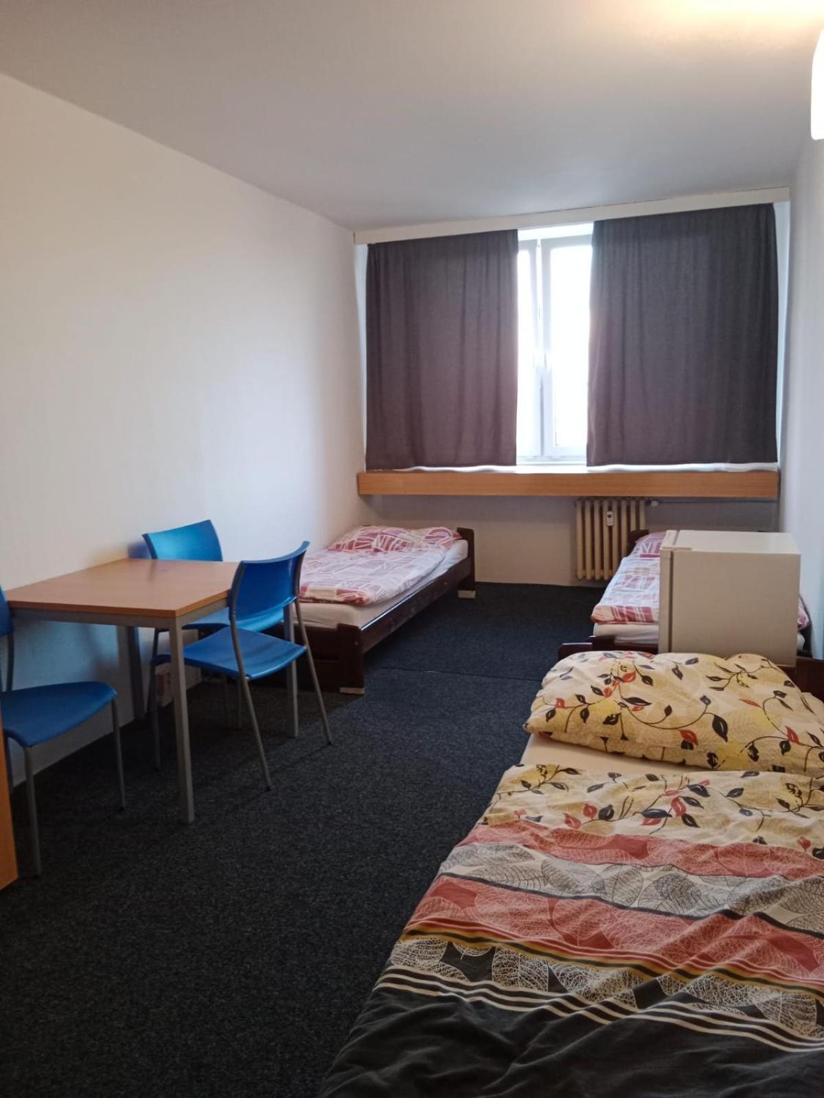 Hostel Tvm Tower Modrany Prag Exterior foto